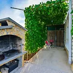 With Parking Space - Torovi - - Pedinka, - 18577 * Vir