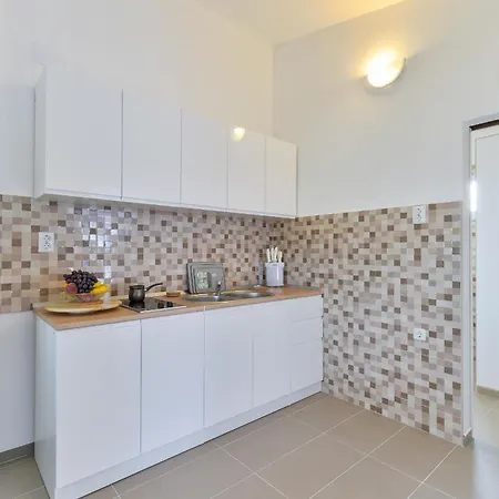 Apartment With A Parking Space - Torovi - - Pedinka, - 18577