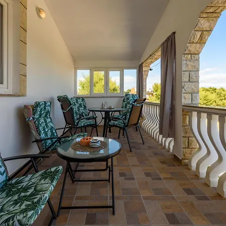 Apartman With Parking Space - Torovi - - Pedinka, - 18577