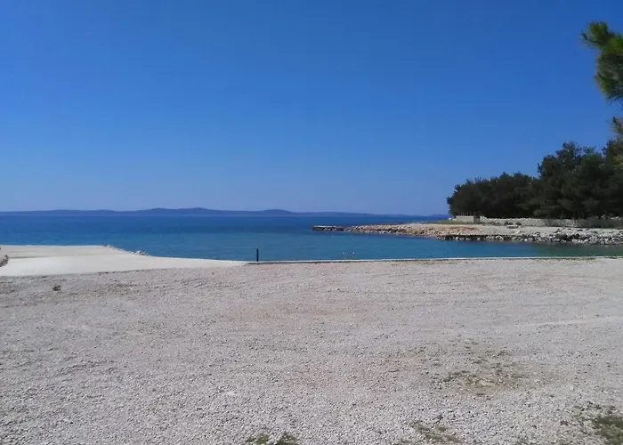 With Parking Space - Torovi - - Pedinka, - 18577 Vir