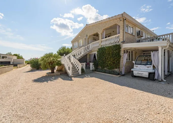 Apartman With Parking Space - Torovi - - Pedinka, - 18577 *